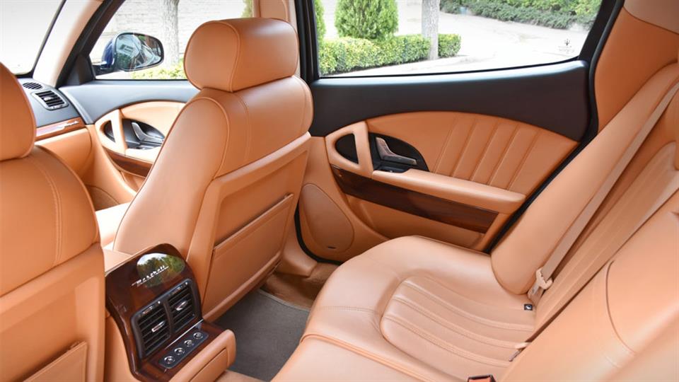 ردیف عقب صندلی ها د با تهویه مجزا در کابین مازراتی کواتروپورته